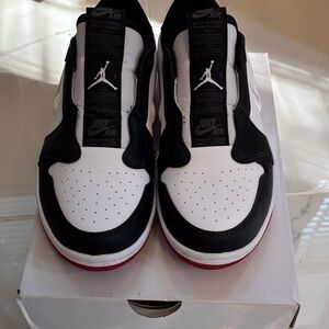 Women’s Jordans size 8